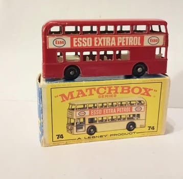 Matchbox 1:64 - Bus miniature - Daimler Bus Esso (74)
