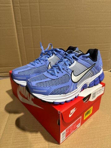 Nike - Vomero - Sneakers - Maat: EU 40 - Nieuw met tags
