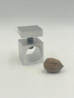 Pierre Vandel - Notenkraker - Aluminium