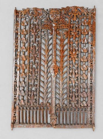 Decoratief ornament - Twee antieke deuren met ajour motief -