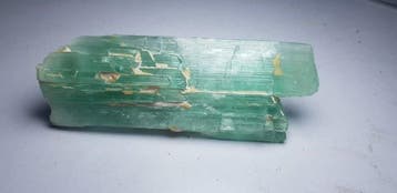 Kunzite naturelle Cristal - Hauteur : 107 mm - Largeur : 40, Verzamelen