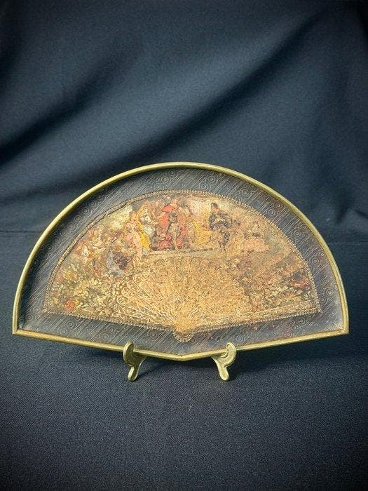 Handwaaier - Leer (koudgelakt) Brons of Messing (Leer, Antiek en Kunst, Curiosa en Brocante