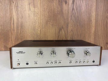 Akai - AA-5210 - Solid state versterker