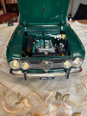Hachette 1:8 - Model sportwagen - Alfa Romeo Giulia Super