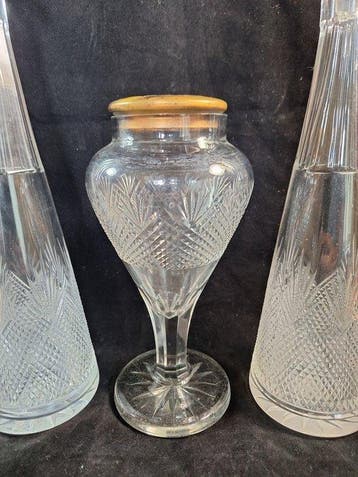Vase (3) - Vase avec pique à fleurs - Cristal - + 2x carafes