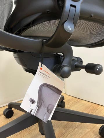 Herman Miller Aeron Remastered, Maat C, Full Option, Verzenden, Zo goed als nieuw, Zwart, Bureaustoel