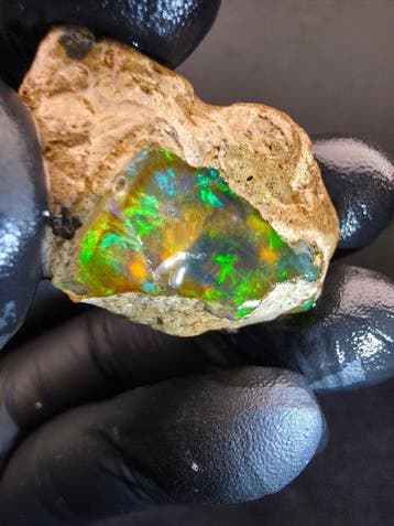 77.50cts Crystal Opal Specimen Ruw- 15 g