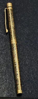 Parure de stylos, Collections