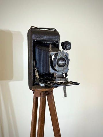 Kodak Serie 3 A with original wooden tripod Analoge camera