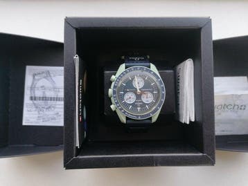 Swatch - MoonSwatch - Mission on Earth - Sans prix de, Nieuw