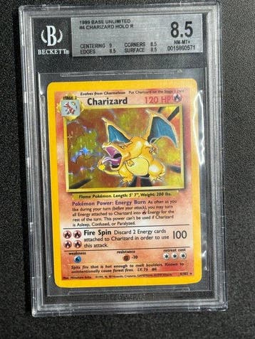 Pokémon - 1 Graded card - Charizard 4/102 Foil - Beckett 8.5, Hobby en Vrije tijd, Nieuw