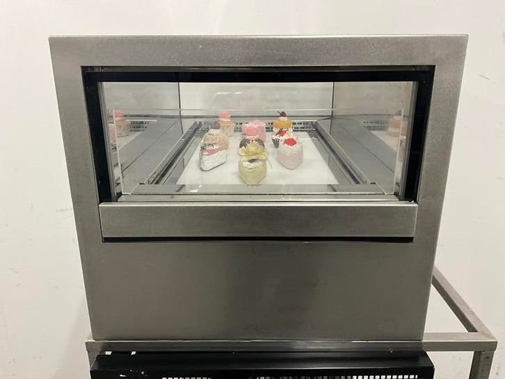 Patisserieën Gebaksvitrine mobiel gekoeld presentatie meubel, Zakelijke goederen, Horeca | Keukenapparatuur, Gebruikt, Bakkerij en Slagerij