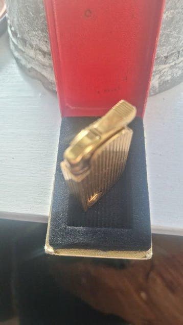 Reuge/slam song - Sans prix de réserve - Briquet - Plaqué or