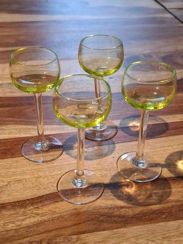 Doyen - Drankservies (4) - Riga - uraniumglas - Ouraline, Antiek en Kunst
