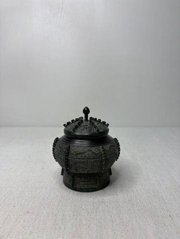 Japanse gegoten bronzen vaas met deksel (Ygai H) –