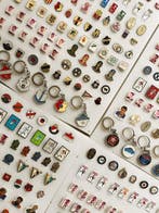 Voetbal memorabilia - collectie van 400 verschillende items, Verzamelen, Nieuw