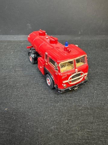 CB Models 1:43 - Camion miniature - Camion cisterna dei