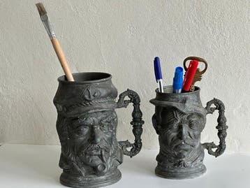 Themacollectie - Twee Vintage Beker in de vorm van een