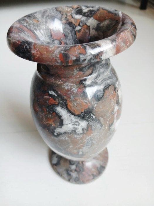 Vaas - Rood marmeren - Natuursteen, handgemaakt, Antiek en Kunst, Curiosa en Brocante