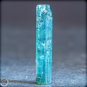 Turmaline Paraíba naturelle - bleu néon-vert intense -, Verzamelen