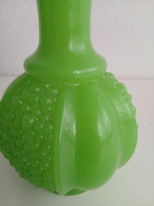Vaas - opaline- glas / Uranium - uniek stuk uit de Napoleon, Antiquités & Art, Antiquités | Verre & Cristal