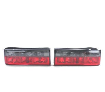 FEUX ARRIÈRE BMW E30 ROUGE NOIR, Verzenden