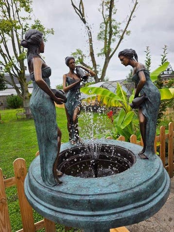 Fontein - 2026 - Brons - Dames met kruiken, Antiek en Kunst