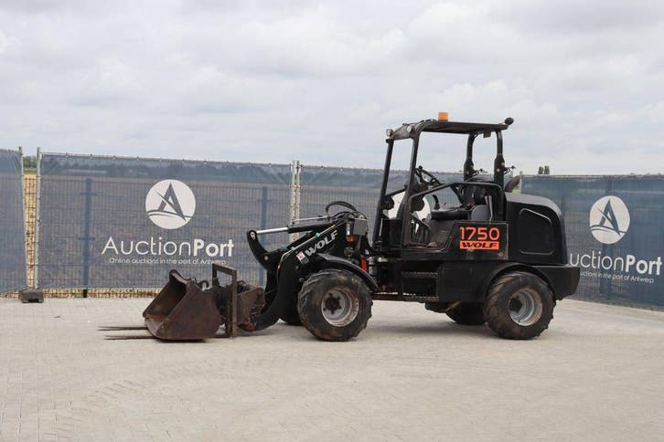 Veiling: Wiellader Wolf Mini 1750 Diesel 18.5kW 2020, Articles professionnels, Machines & Construction | Grues & Excavatrices