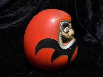 Beeldje - Vintage Japanse Daruma spaarpot - rode keramische