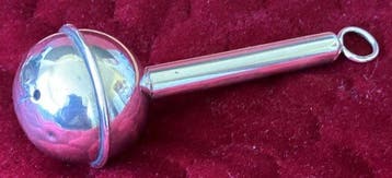 Antiek 1e gehalte zwaar (35 gram) zilveren rammelaar ca., Antiek en Kunst