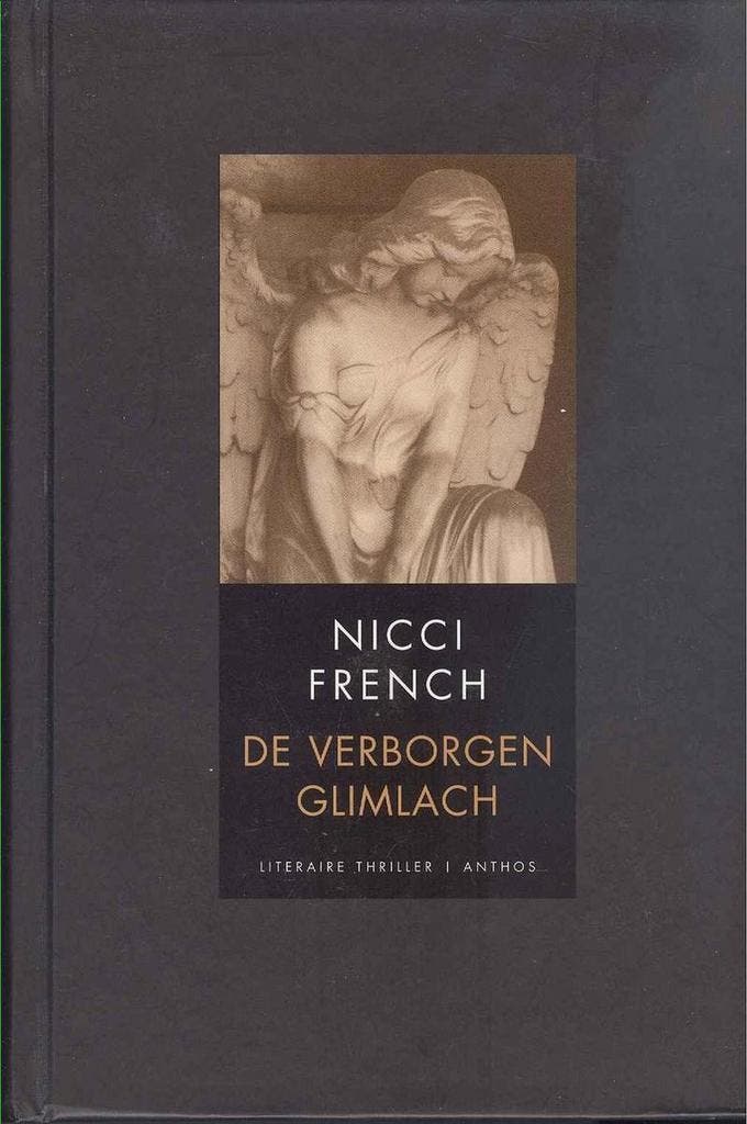 De verborgen glimlach - Nicci French 9789051089721, Boeken, Romans, Zo goed als nieuw, Verzenden