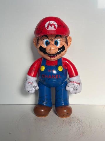 Rob VanMore - Super Mario by Chanel XXL - 51cm
