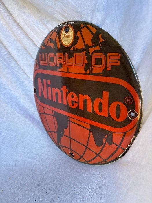 Decoratief Nintendo “World of Nintendo” emaille reclamebord, Antiek en Kunst, Antiek | Wandborden en Tegels