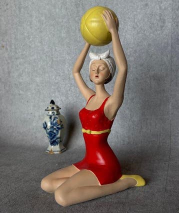 Statue, Retro Beach Girl 23 cm (Zonder Minimumprijs) - 23 cm