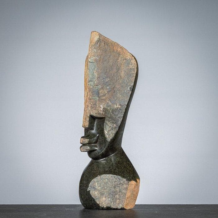 Statue, Burned Warrior - 530 mm - pierre serpentine - 2021, Antiquités & Art, Curiosités & Brocante