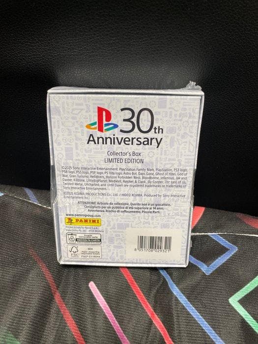Panini - 1 Box - PS 30th Anniversary, Verzamelen, Stickers
