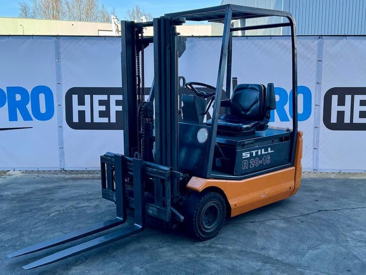 Still R20-16 hh 389 cm triplo lage heftruck MET VIDEO, Articles professionnels, Machines & Construction | Chariots élévateurs & Transport interne