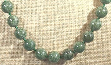Nefriet Jade NATUURLIJKE uit Birma - GROTE (12 mm) -