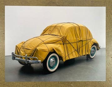 Christo (1935-2020) - Wrapped Beetle, 1961 - VW Käfer -