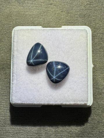 Set van 2 cabochons van sterren-saffier - 3,98 karaat