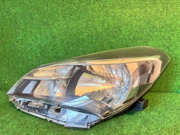 Phare av. gauche Toyota Yaris III Phase 2 2014 - 2017 H7, Ophalen, Utilisé, Toyota
