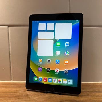 Apple iPad (5th Generation) 128GB Wifi - Mobiele telefoon