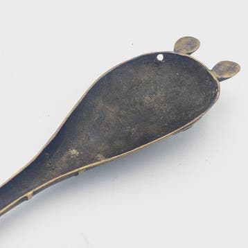 Tibetaans of Nepalees Brons Mens- en visvormige rituelelepel, Antiek en Kunst