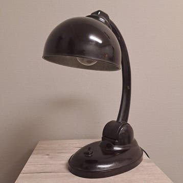 Erco - Eric Kirkman Cole - Gebogen tafellamp - model 11126 -