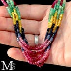 Harmonie en chromatische natuurlijke edelstenen -