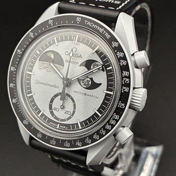 Omega x Swatch - Mission to Earth PHASE - Sans prix de, Handtassen en Accessoires, Horloges | Heren, Nieuw