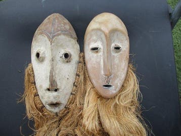 Maskerpaspoort legaal - DR Congo (Zonder minimumprijs), Antiek en Kunst, Kunst | Niet-Westerse kunst