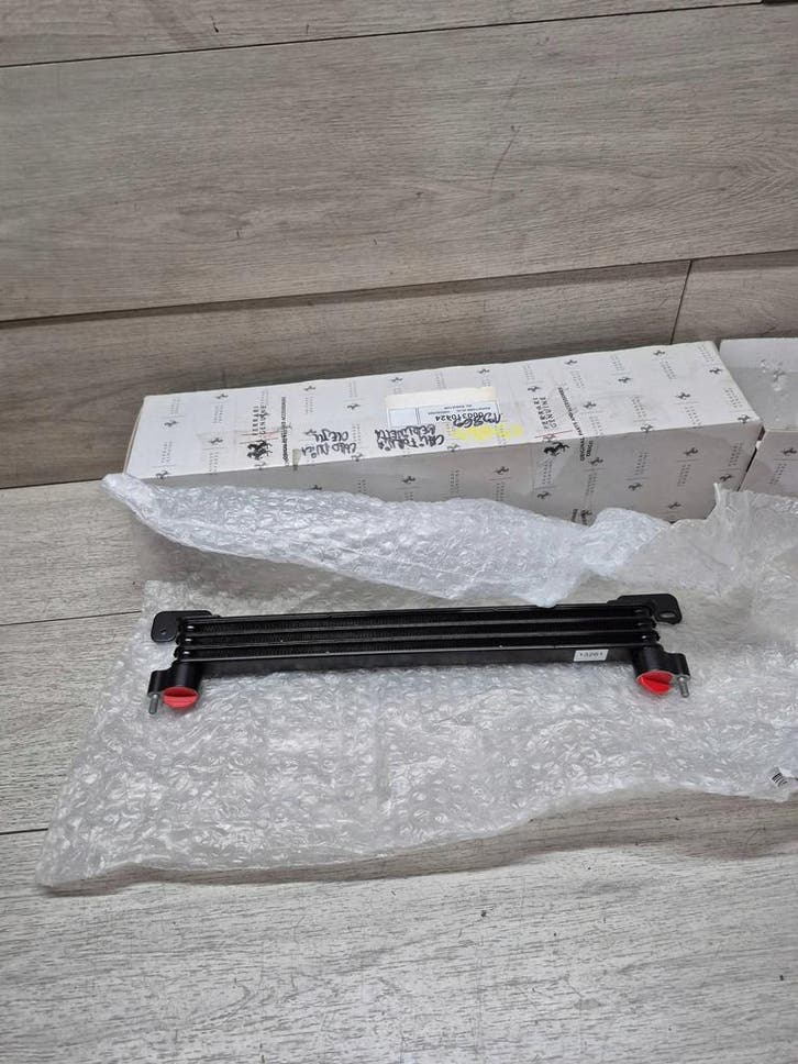 Chauffoil radiator Ferrari F12 Berlinetta 310424, Auto-onderdelen, Transmissie en Toebehoren, Gebruikt, Verzenden