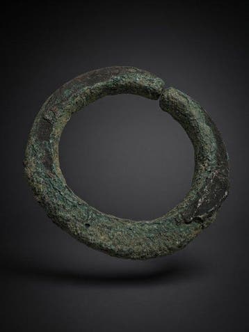 Âge du bronze Bronze Jonc ancien (bracelet) (Sans prix de