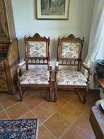 Coppedé - Fauteuil (2) - Walnoot - Een paar elegante stoelen